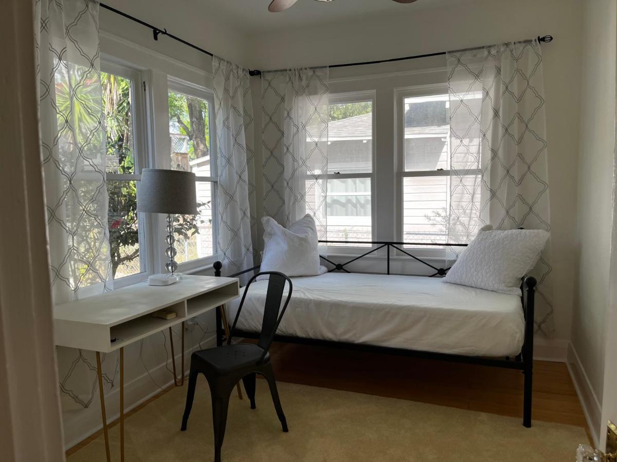 Southern Charm In *